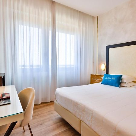 Unahotels Imperial Sport Hotel เปซาโร ภายนอก รูปภาพ