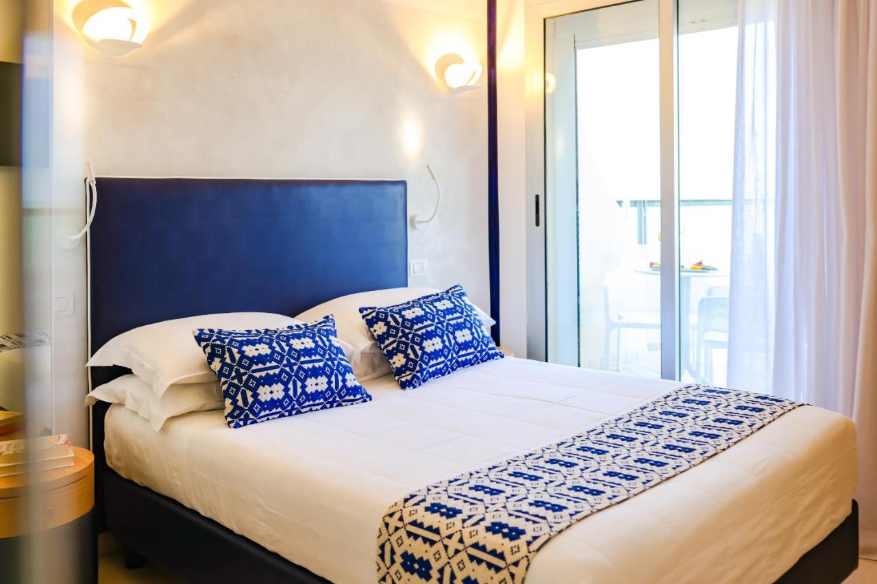 Unahotels Imperial Sport Hotel เปซาโร ภายนอก รูปภาพ