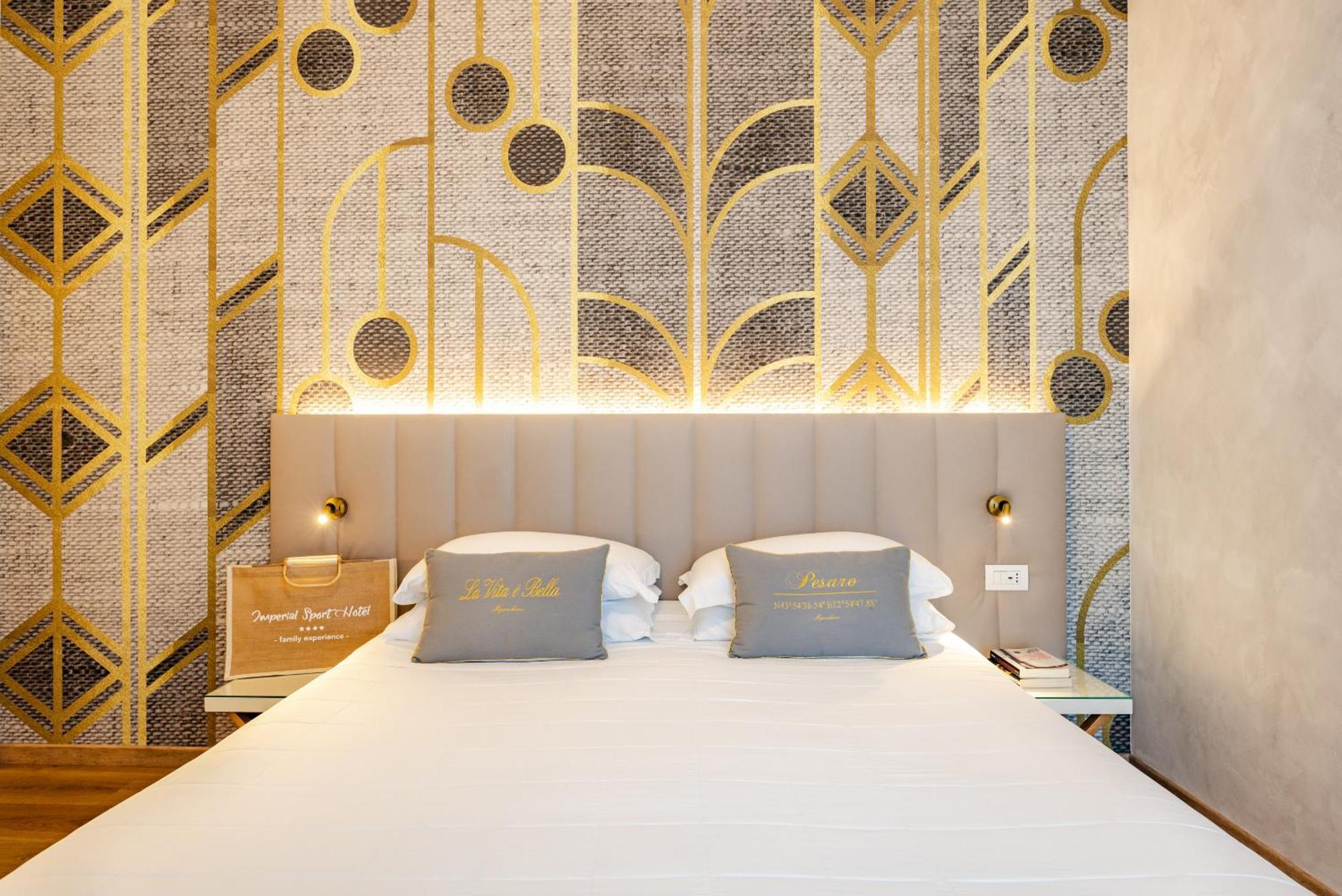 Unahotels Imperial Sport Hotel เปซาโร ภายนอก รูปภาพ