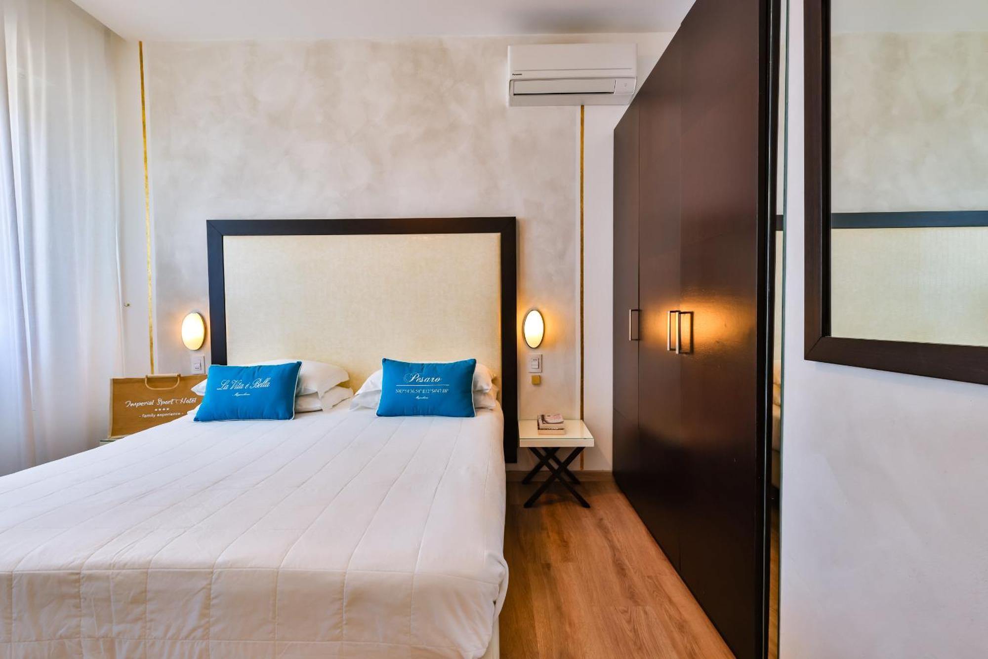Unahotels Imperial Sport Hotel เปซาโร ภายนอก รูปภาพ