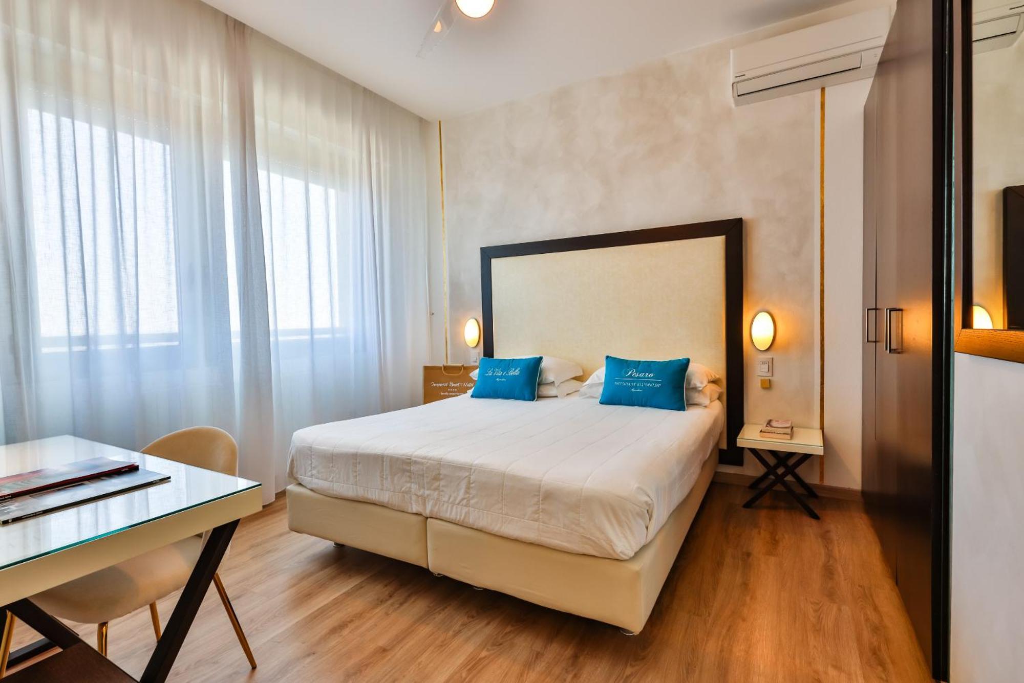 Unahotels Imperial Sport Hotel เปซาโร ภายนอก รูปภาพ