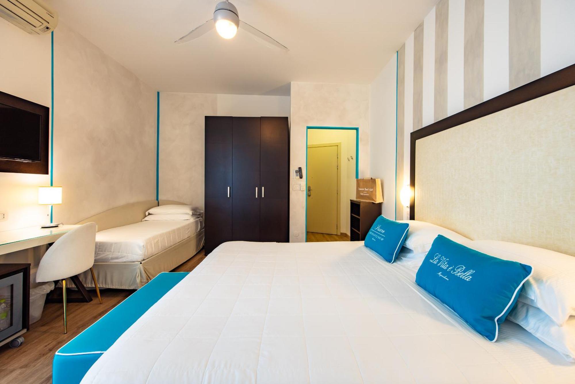 Unahotels Imperial Sport Hotel เปซาโร ภายนอก รูปภาพ