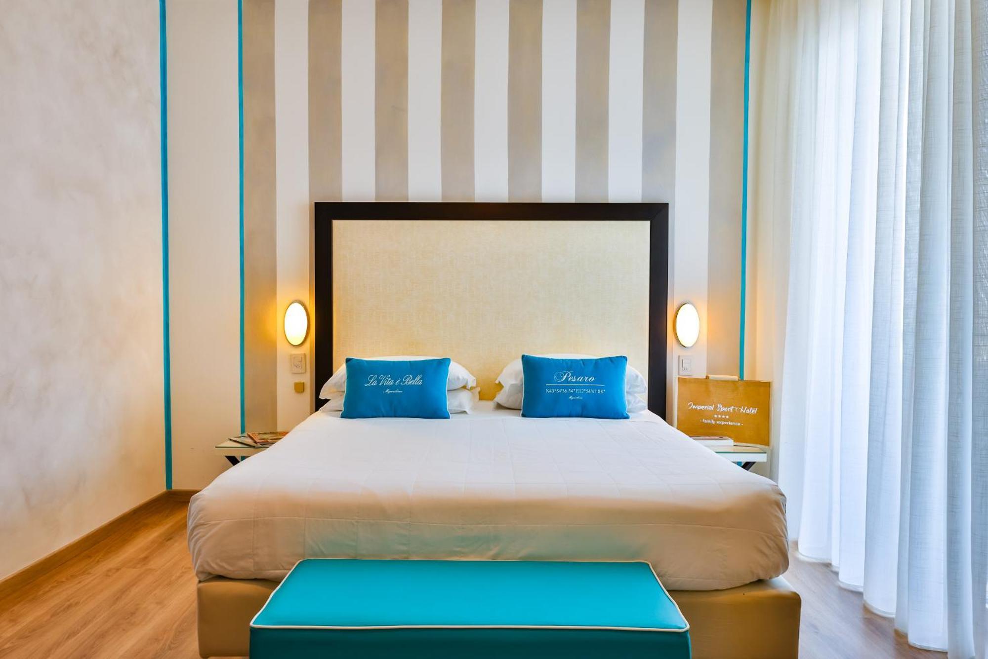 Unahotels Imperial Sport Hotel เปซาโร ภายนอก รูปภาพ