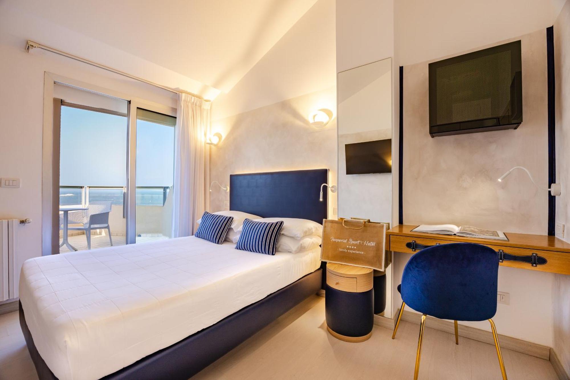 Unahotels Imperial Sport Hotel เปซาโร ภายนอก รูปภาพ